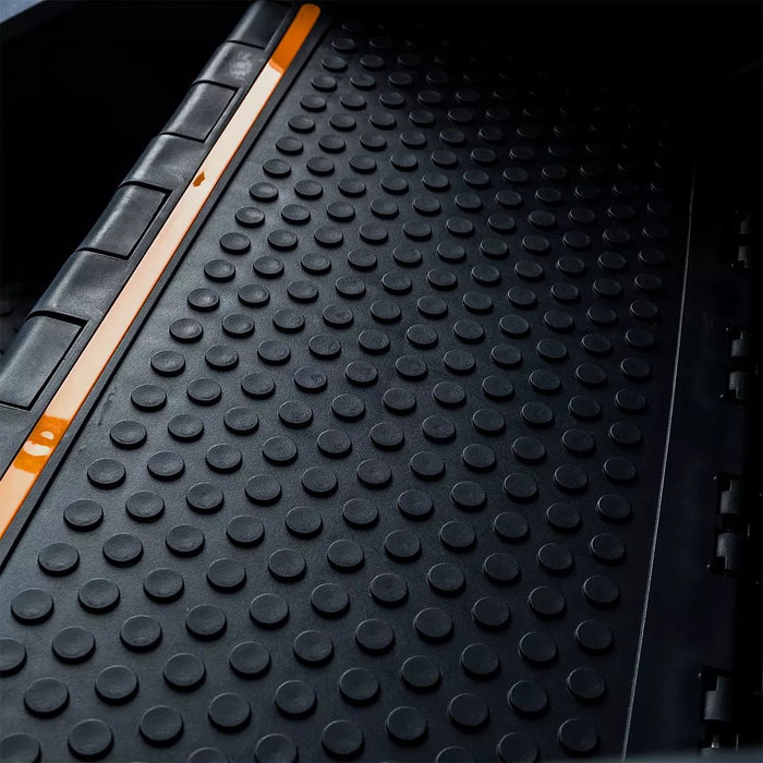 Close-up of the step surface on the Spirit Fitness CSC900 StairClimber